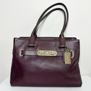 Coach Swagger Carryall 27 Tote Bag in Burgundy Leather Size Medium
